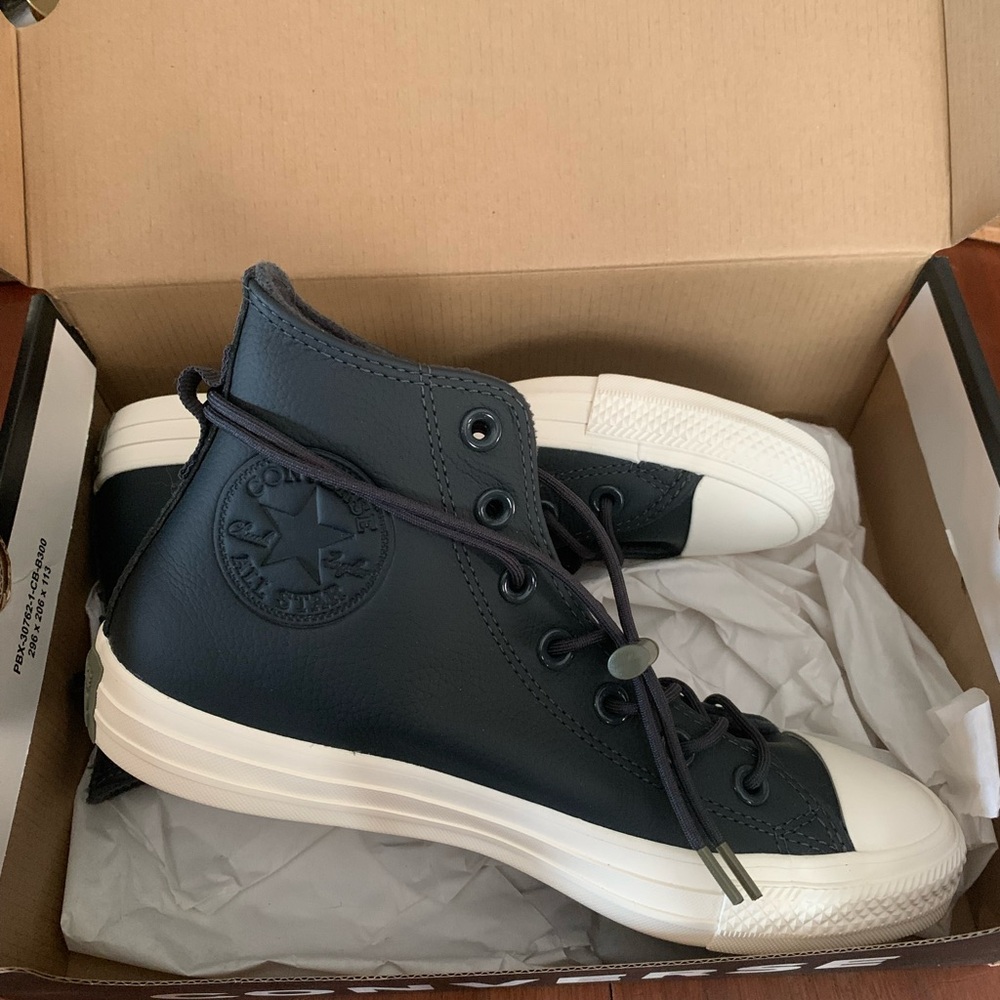 BNIB Chuck Taylor All Star Weatherized Leather